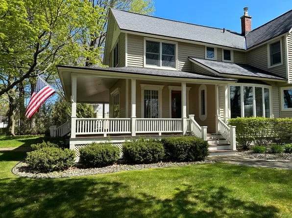 510 State St, Harbor Springs, MI 49740