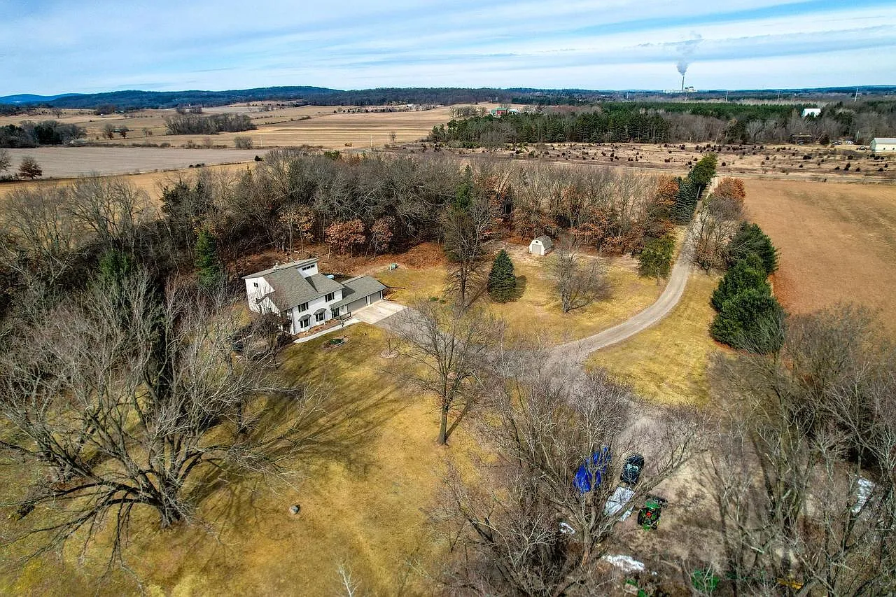 W8347 Thompson Road photo 1