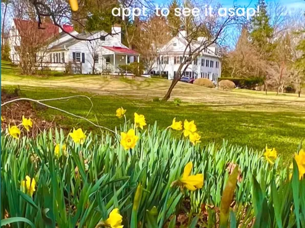 725 Richards Rd, Wayne, PA 19087