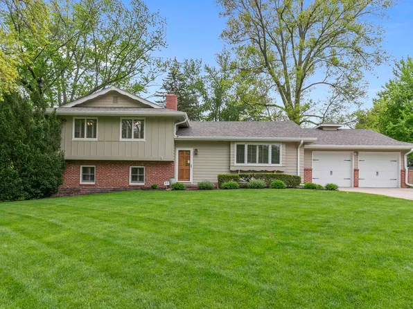 9911 Pasadena Ave, Omaha, NE 68124