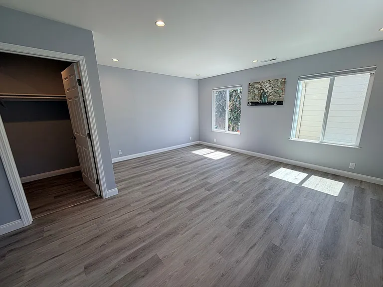946 Hohener Ave — Photo 9