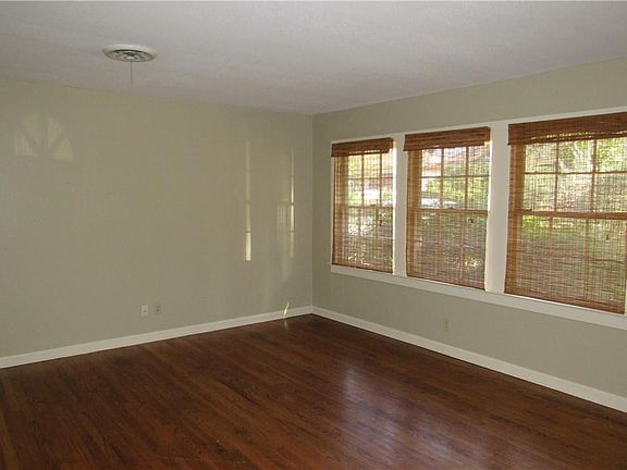 3rd image of 1900 Winsted Ln