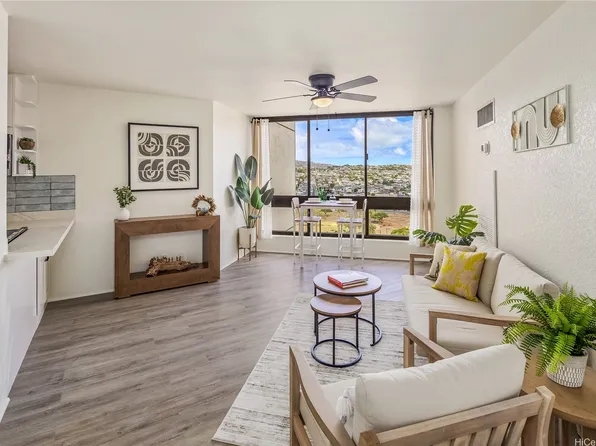 300 Wai Nani Way APT 1815, Honolulu, HI 96815