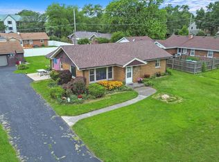 9412 S 77th Ave, Hickory Hills, IL 60457