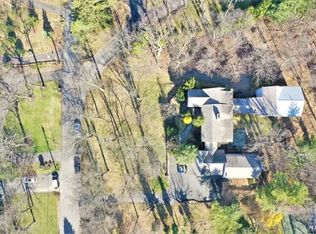 8 Soder Rd, North Caldwell, NJ 07006