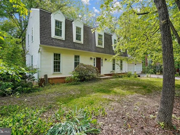 10802 Dayflower Ct, Reston, VA 20191