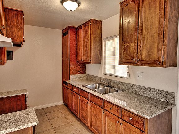 5th image of 6712 Woodward Ave