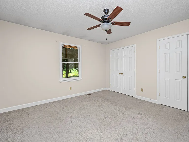 5918 King Charles Ct — Photo 23