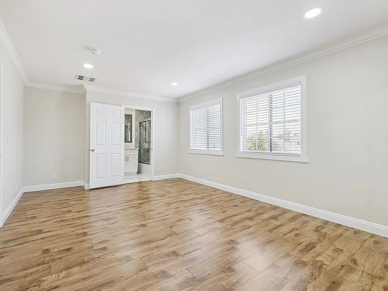 2106 Crenshaw Blvd — Photo 20