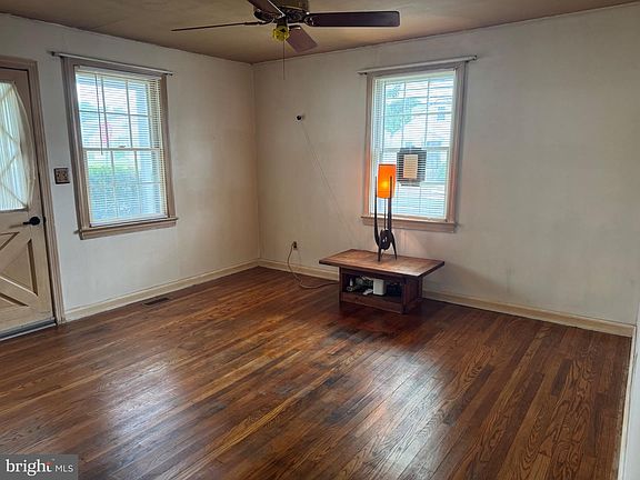 2nd image of 835 Martin Rd