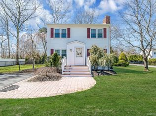 12 Ocean Avenue, East Quogue, NY