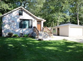 6N921 Jackson Ave, St Charles, IL 60174