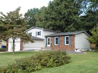 618 Crestline Dr, Decatur, IL 62526