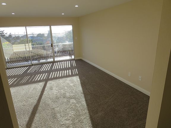 5th image of 6261 Arlington Blvd