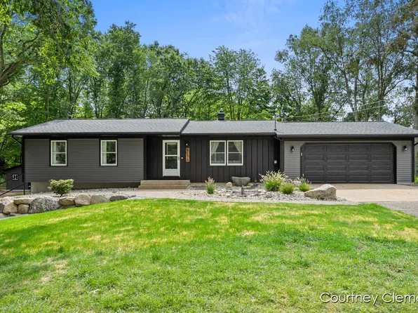 6250 Kies St NE, Rockford, MI 49341