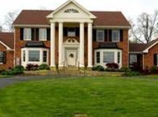 1103 Chatsworth Place Dr, Chesterfield, MO 63017