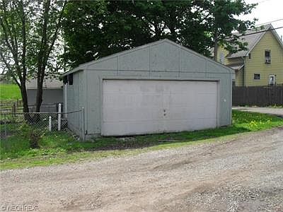 5th image of 1381 Henry Ave SW