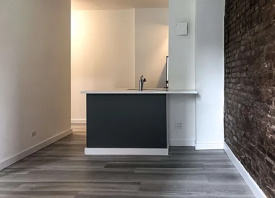Rented by Kahen Properties | media 3