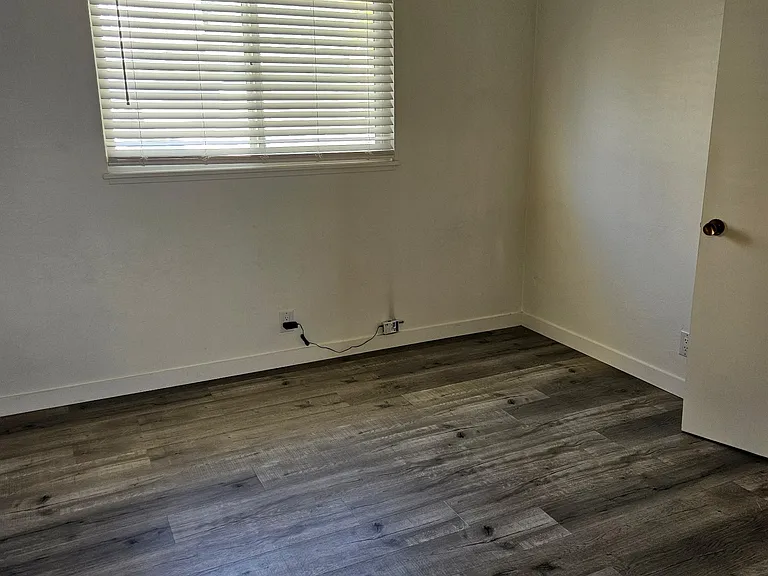 1936 Stuart St #4 — Photo 3