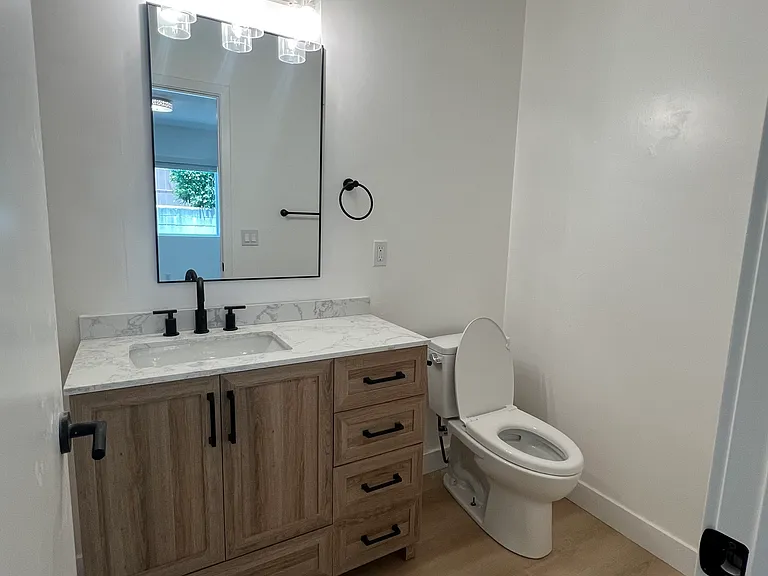 151 N Wilson Ave #2 — Photo 8