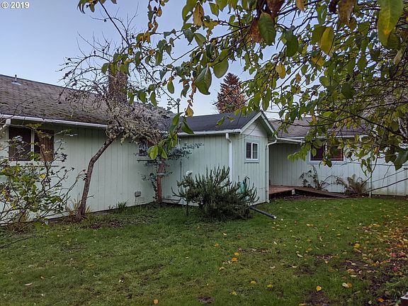 3rd image of 2185 E Alsea Hwy