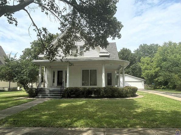 214 W 5th St, Lebo, KS 66856