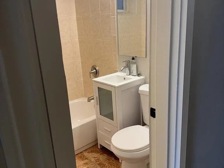 4253 Brooks St NE #B — Photo 18