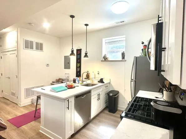 1644 W Cermak Rd #1R, Chicago, IL 60608