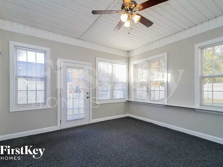 1835 Austin Place Ln — Photo 7