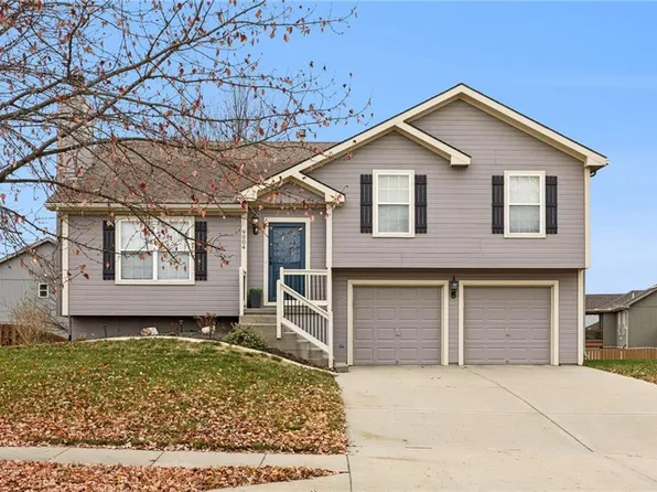 9004 NE Pawpaw Dr, Kansas City, MO 64157