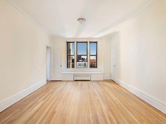 4th image of 118 W 79th St #9A