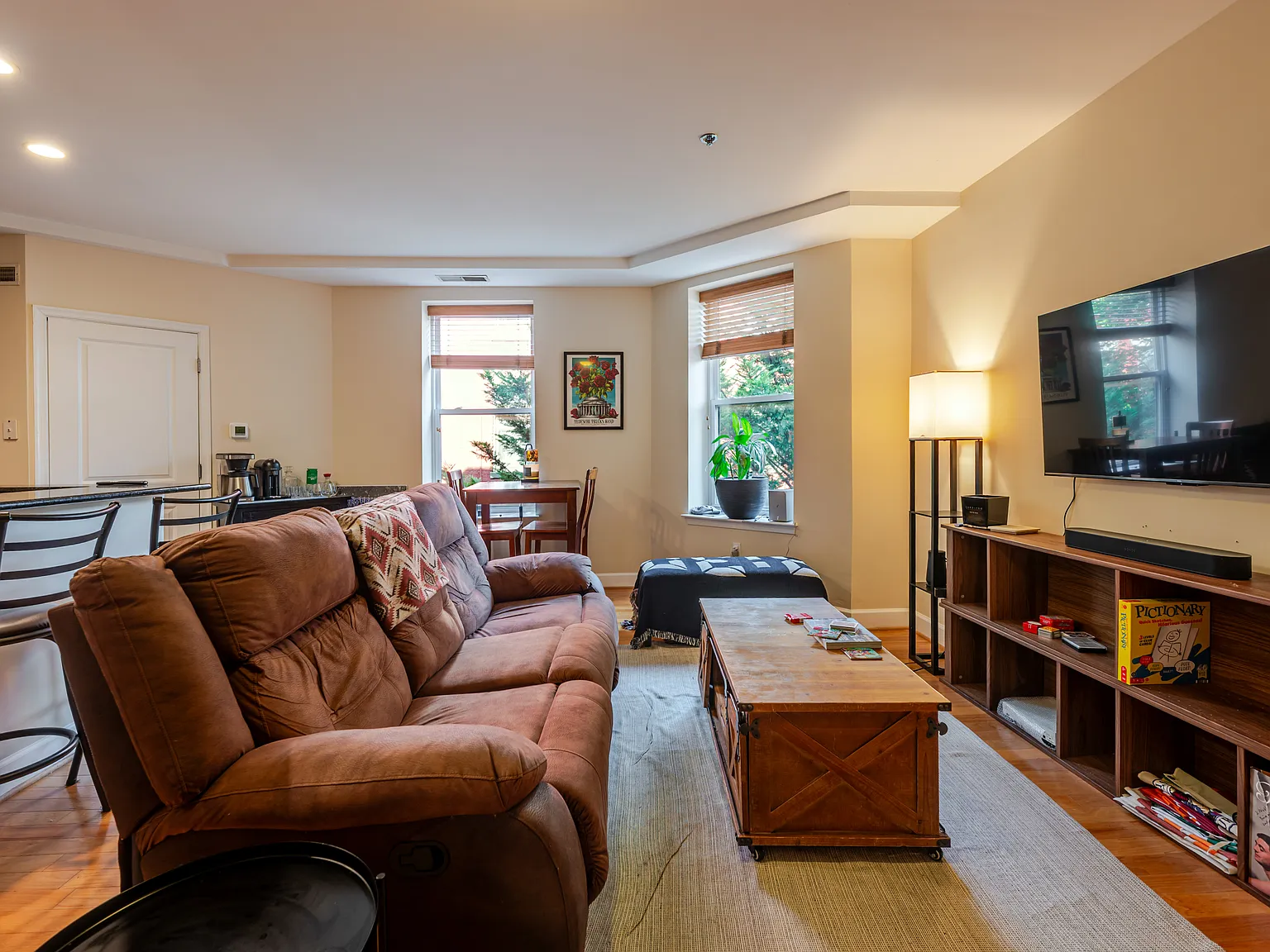2 bed, 973 sqft, $3,500 — Photo 2