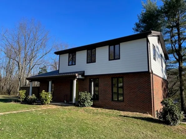 267 Reservoir Rd, Apollo, PA 15613