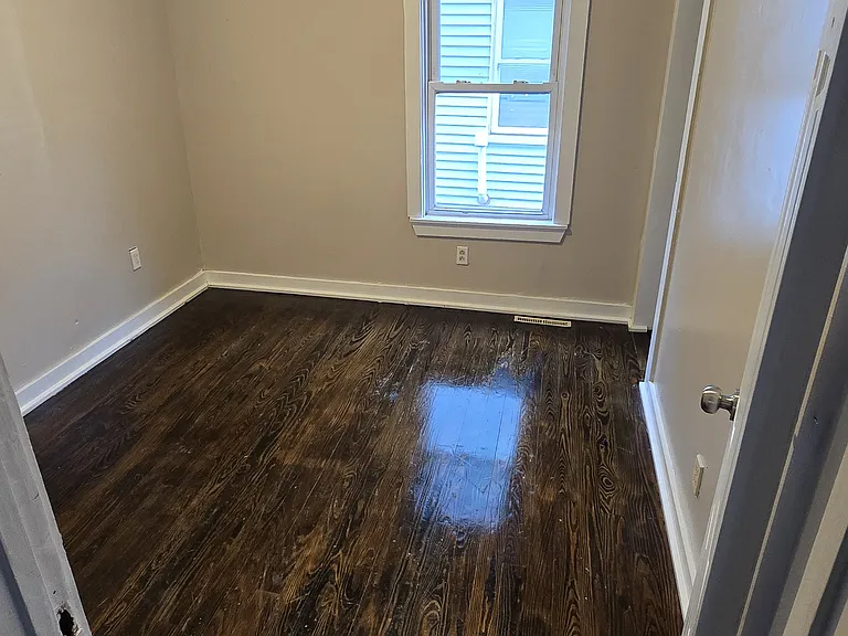 22 Clare St #4 — Photo 8