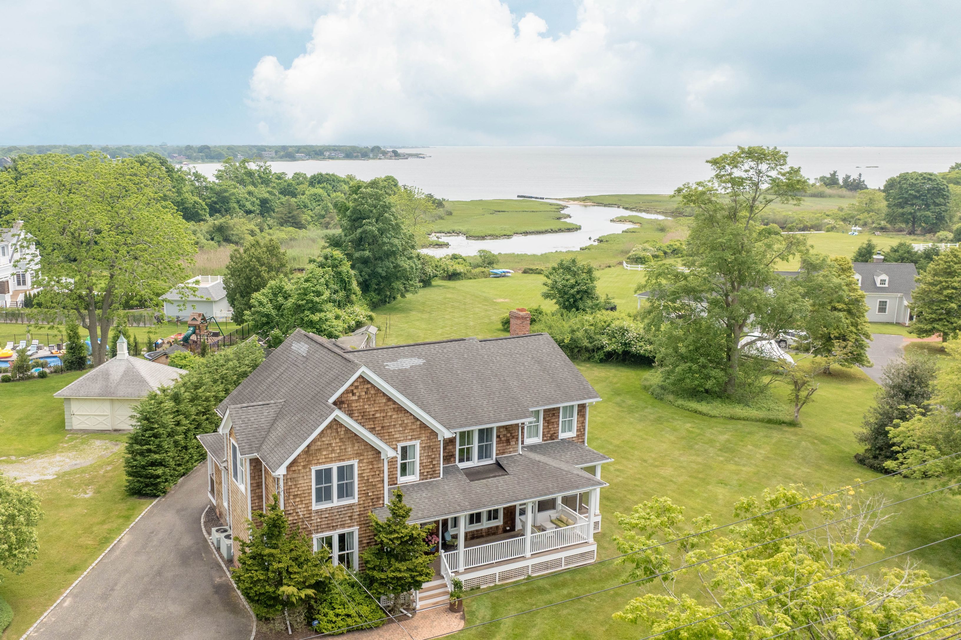 49 Atlantic Ave, East Moriches, NY 11940 Out East