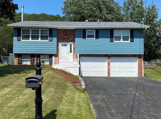 918 Jeanette Rd, Endicott, NY 13760