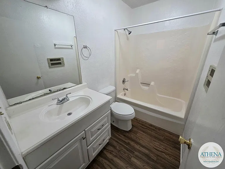5 Village Dr — Photo 7