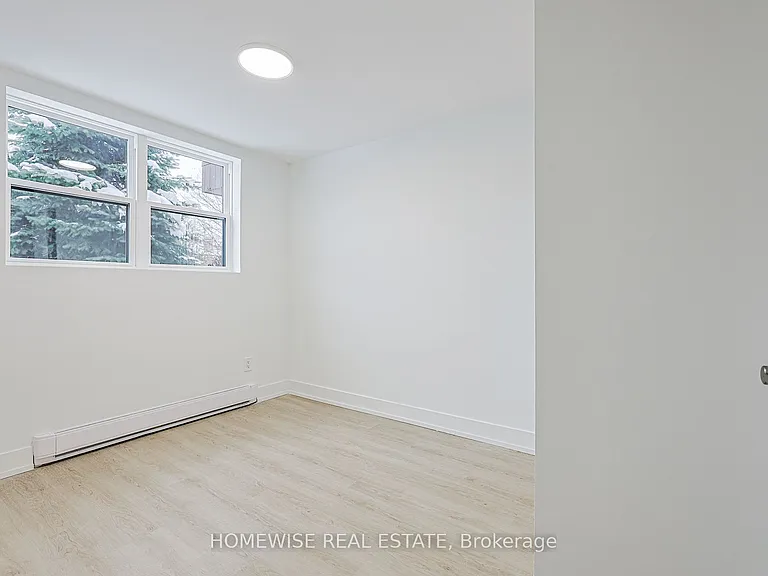 100 Liberty St N #8A — Photo 16