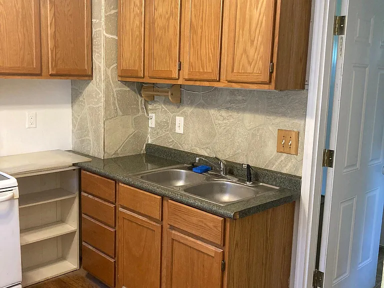 1203 E 22nd Ave — Photo 11