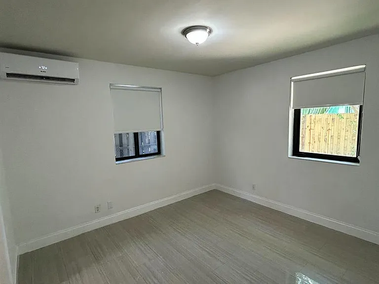 914 NE 15th Ave #1 — Photo 12