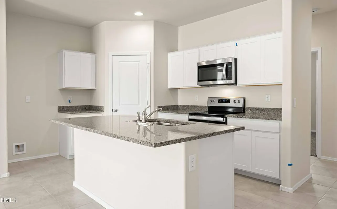 4 bed, 1639 sqft, $1,900 — Photo 3