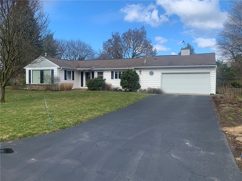 1st image of 46 Lochnavar Pkwy