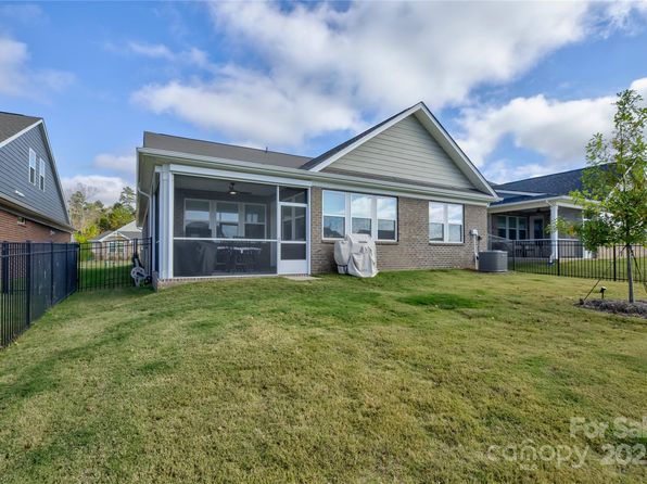 9515 Liberty Hill Dr, Mint Hill, NC 28227
