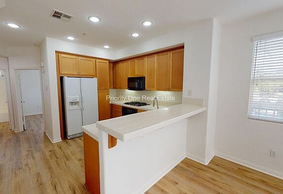 4th image of 8785 Park Pl