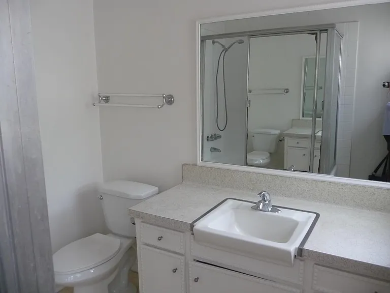 324 S Coronado St — Photo 36