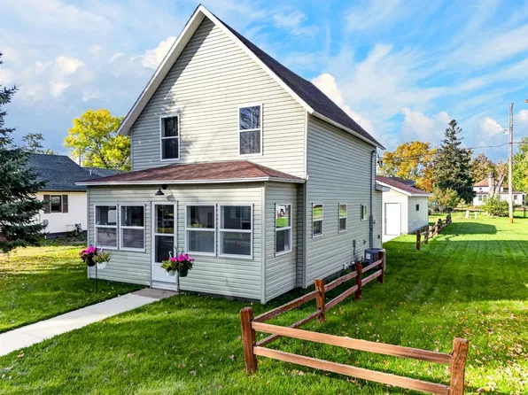207 4th St NE, Crosby, MN 56441