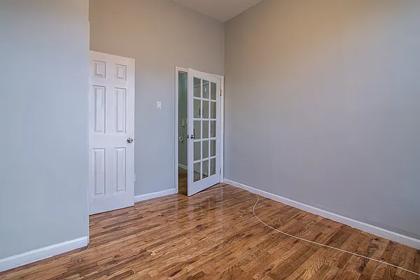 Rented by Isaac Silberstein, LREB | media 16