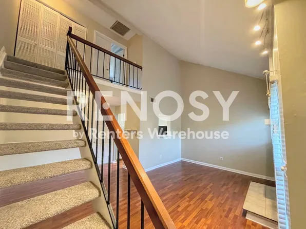 445 Falling Ln, Virginia Beach, VA 23454