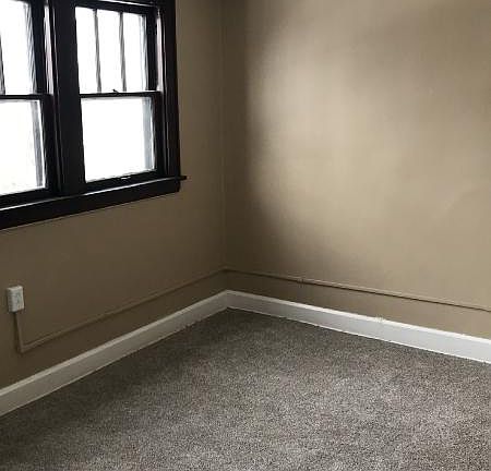 4th image of 543 Eastland Ave #B