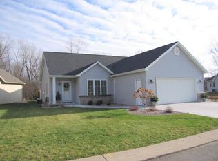 4964 Woods Creek Ln, Appleton, WI 54913